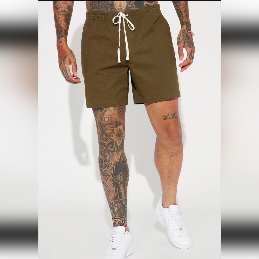 Men's olive twill volley shorts
